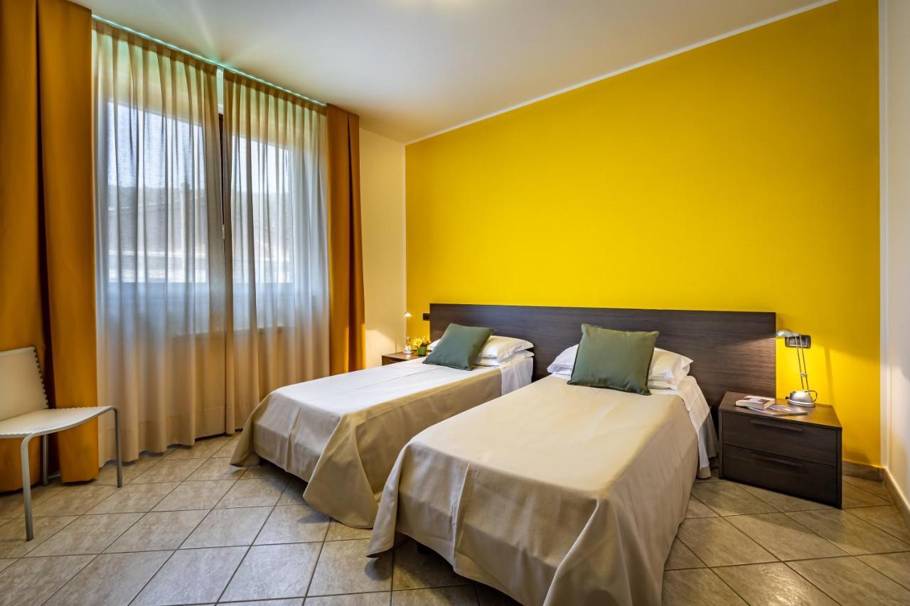 Casa Vacanze Arianna 罗西亚 外观 照片